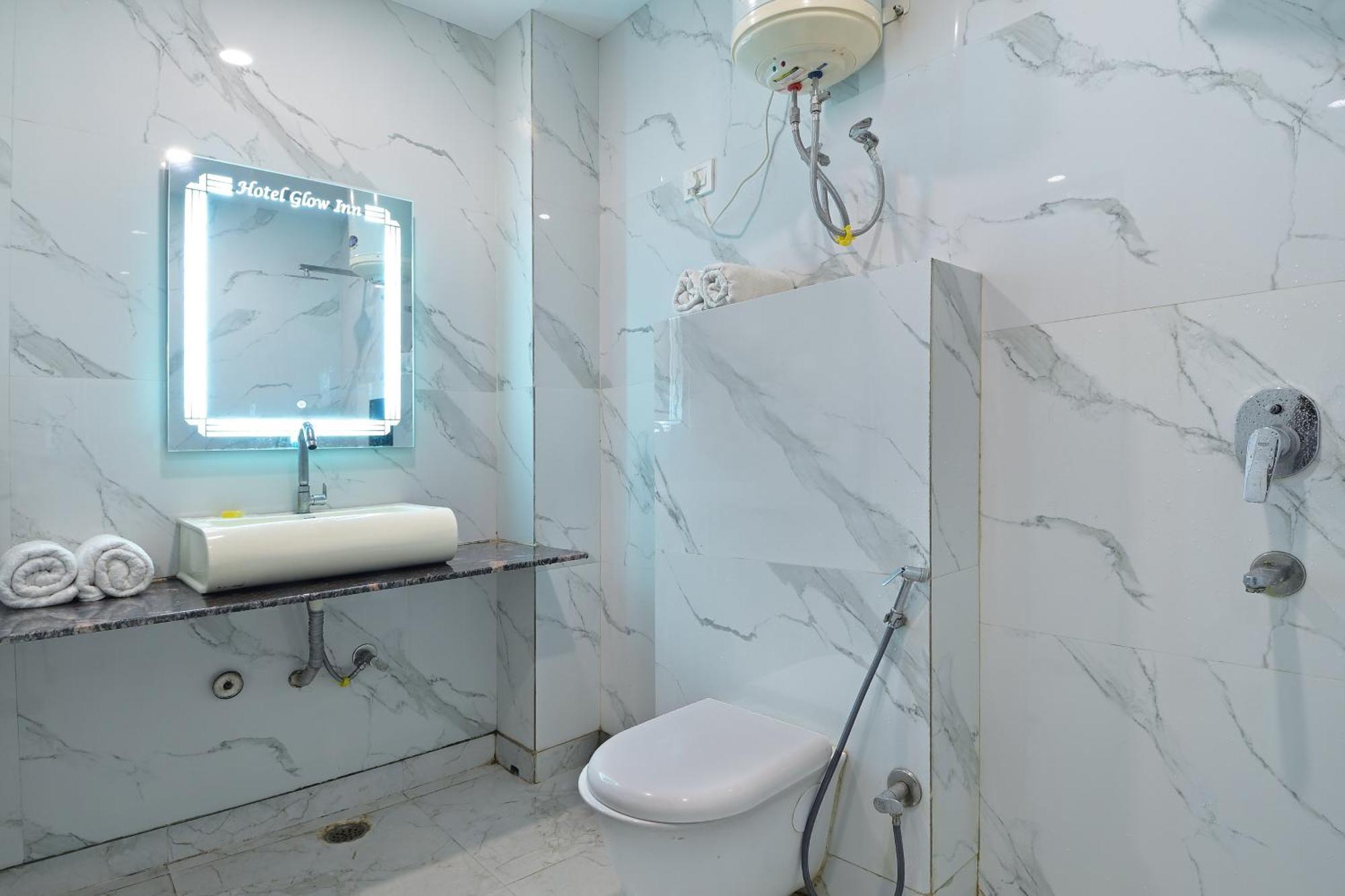 Hotel Glow Inn Paharganj-3 Mins Walk From New Delhi Railway Station Екстер'єр фото