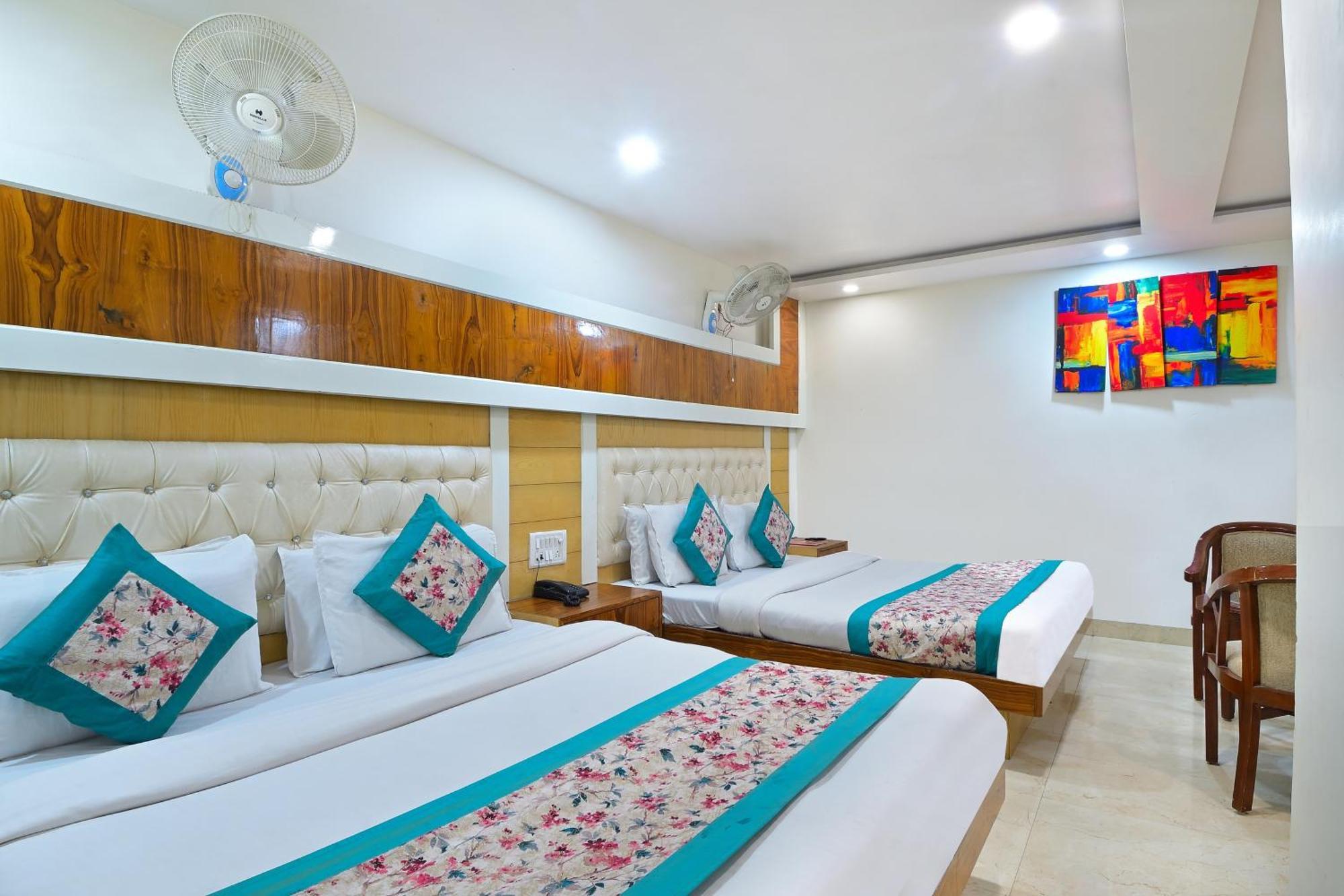 Hotel Glow Inn Paharganj-3 Mins Walk From New Delhi Railway Station Екстер'єр фото