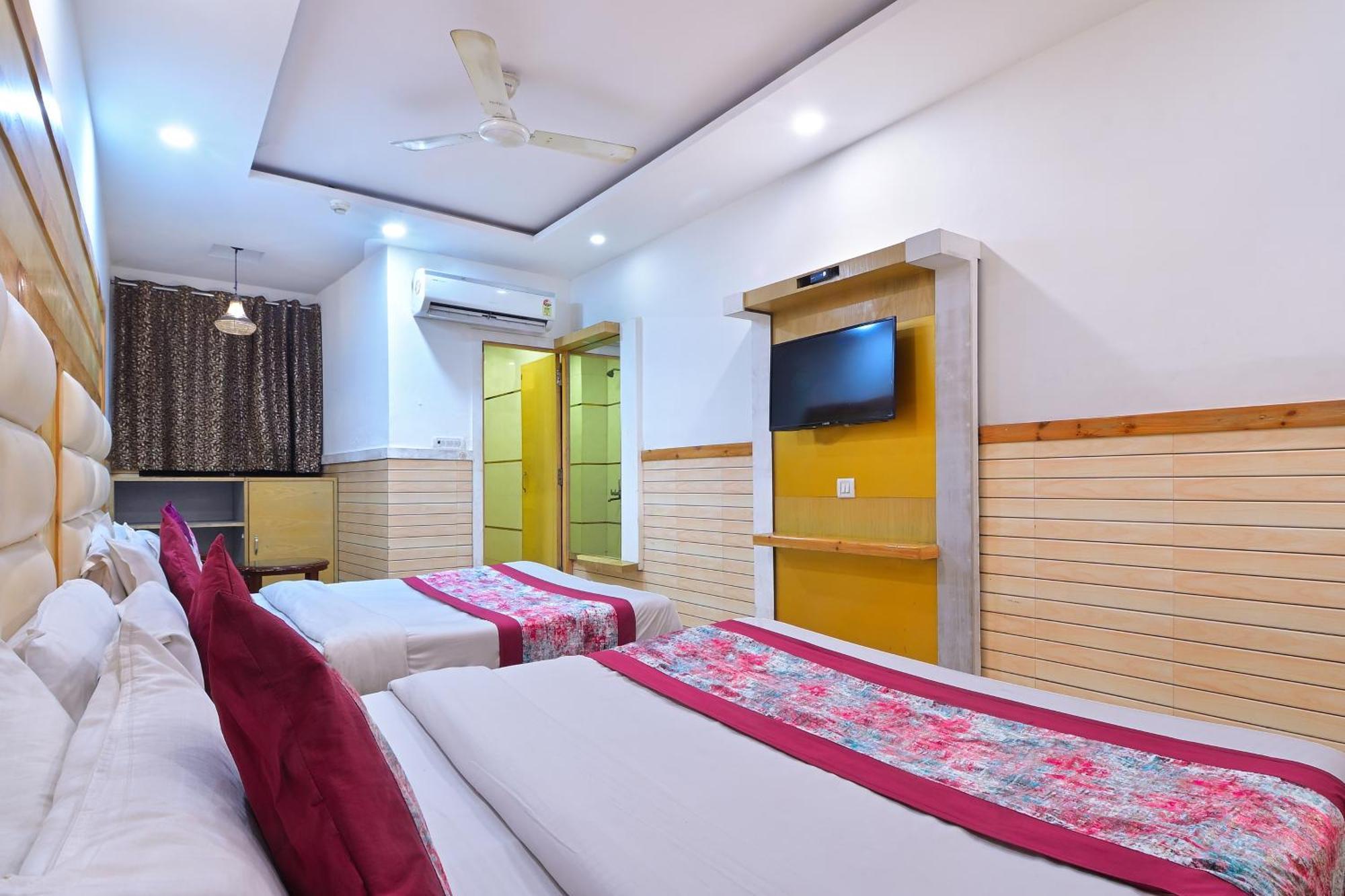 Hotel Glow Inn Paharganj-3 Mins Walk From New Delhi Railway Station Екстер'єр фото