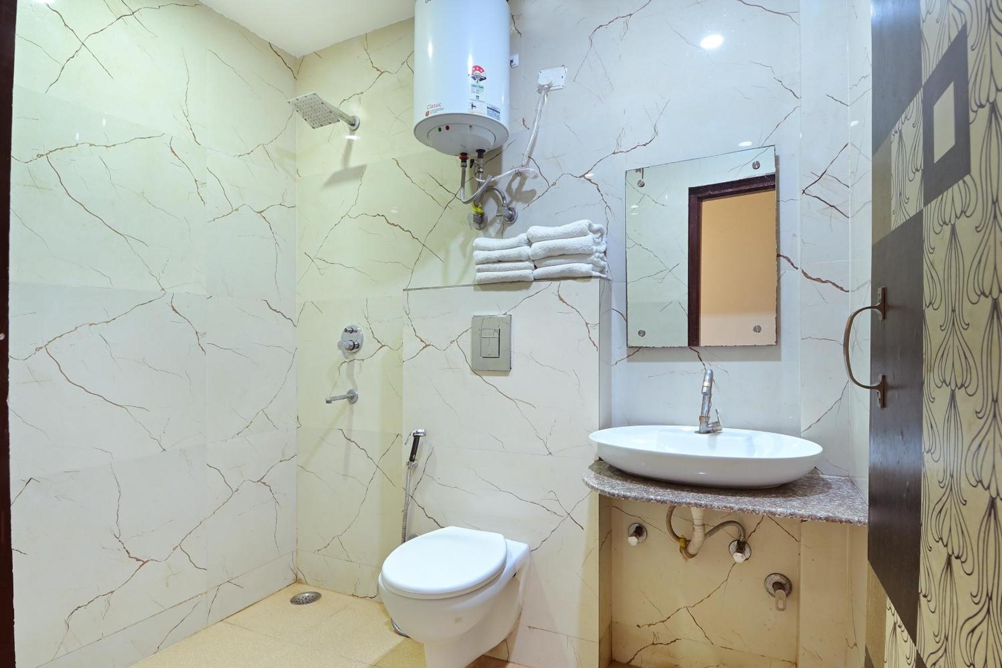 Hotel Glow Inn Paharganj-3 Mins Walk From New Delhi Railway Station Екстер'єр фото